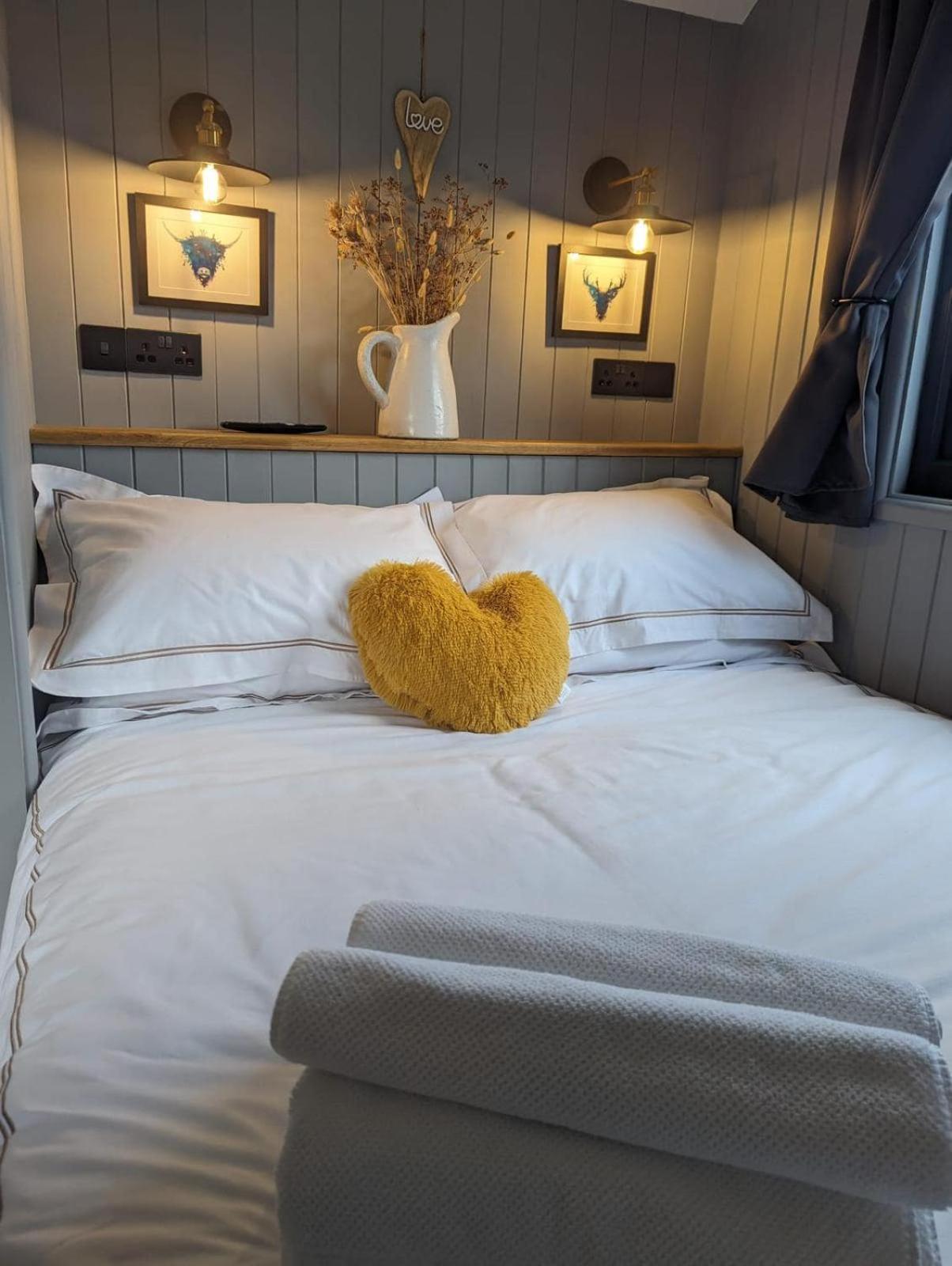 Rusty Duck Retreat Shepherds Hut Shedfield Ngoại thất bức ảnh