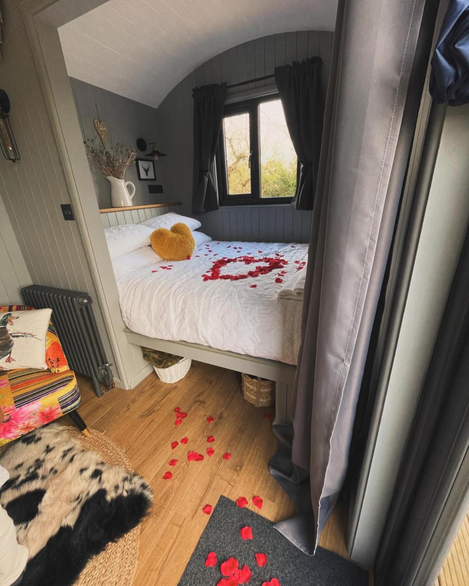 Rusty Duck Retreat Shepherds Hut Shedfield Ngoại thất bức ảnh